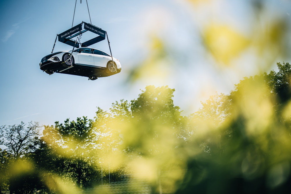竞争激烈的 竞争激烈的